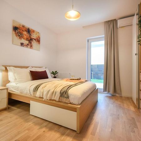 Vacation Feel - 2Br Apartment With Terrace & Private Parking In Baneasa Bukurešť Exteriér fotografie